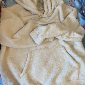 Hoodie urban outfitters . Size XXL. New 99%